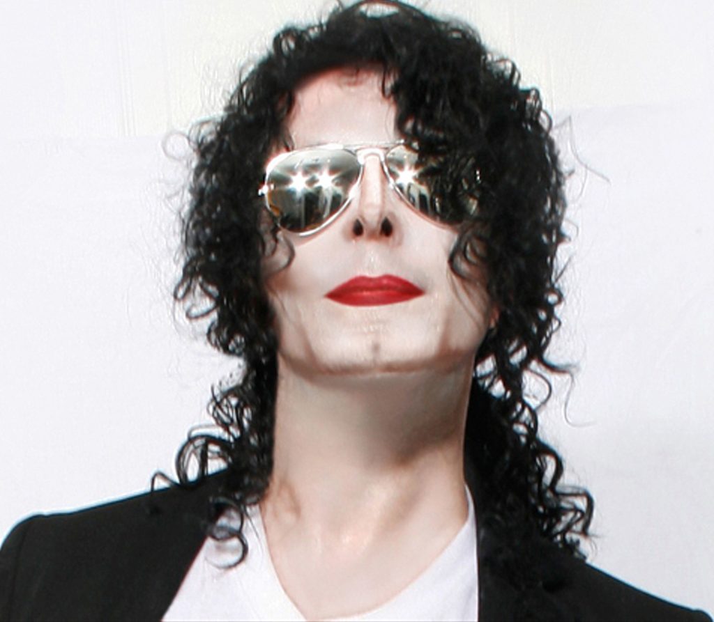 Devon-Cass-as-Michael-Jackson-head-compressor